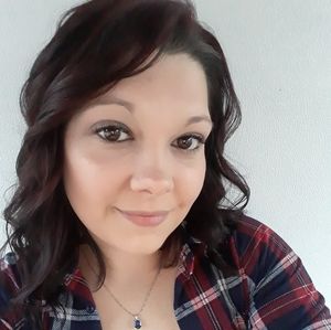 Meet your Posher, Jonia